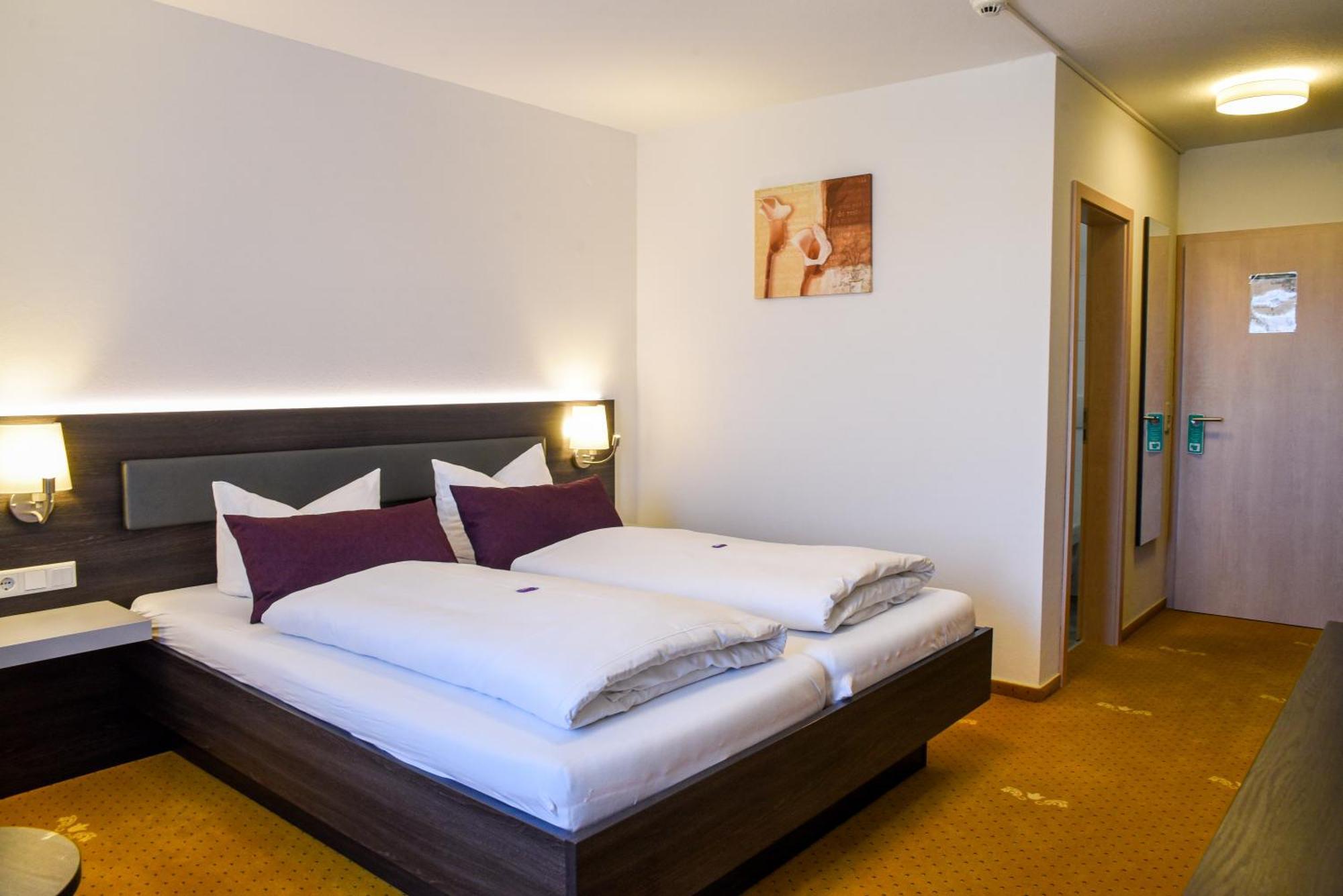 Hotel Nuernberger Hof Ноймаркт-ін-дер-Оберпфальц Екстер'єр фото