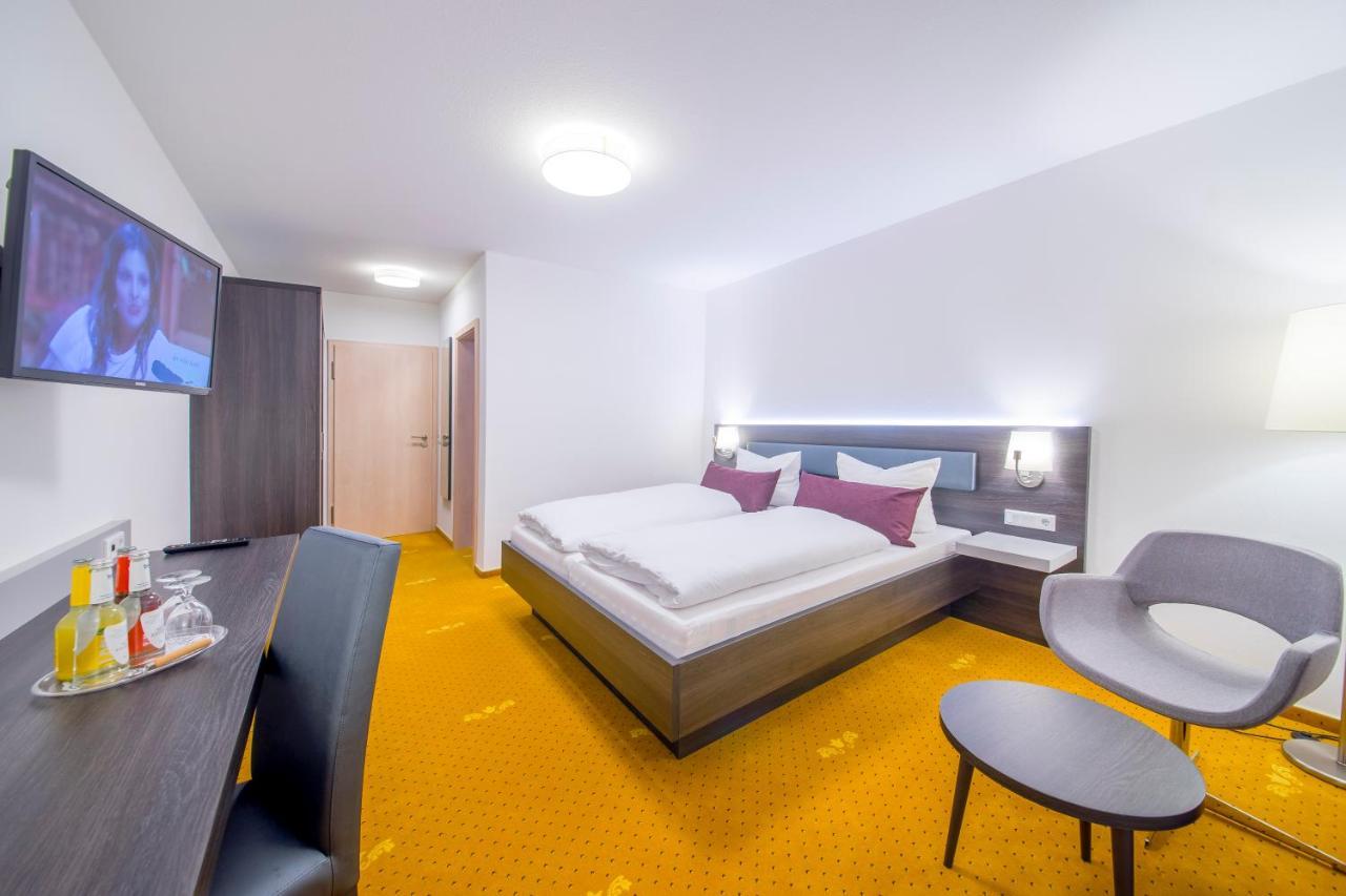 Hotel Nuernberger Hof Ноймаркт-ін-дер-Оберпфальц Екстер'єр фото